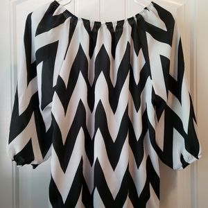 Black and white Chevron top Size M